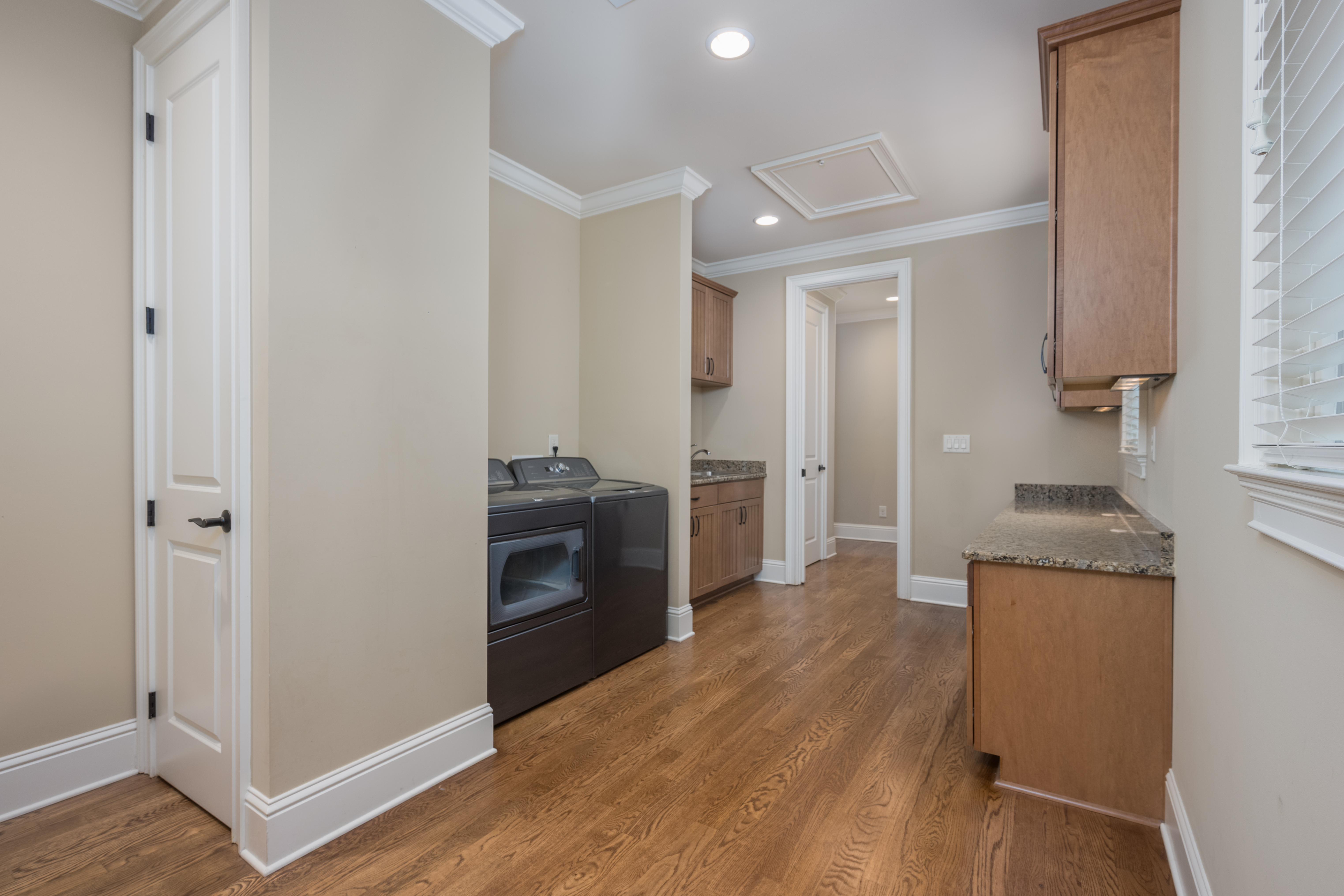 1121 Crackers Neck Road image 17